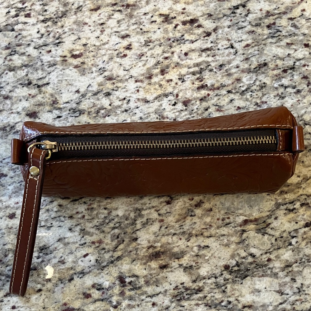 Patricia Nash Cognac Barrel Cosmetic Bag Embossed Leather Wristlet Pouch Zipper - Picture 2 of 16